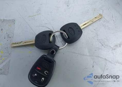 2004 Kia Amanti from USA, damaged, VIN KNALD124345025052